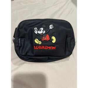 New - Disney x Lululemon Mickey in Motion
1L Everywhere Belt Bag